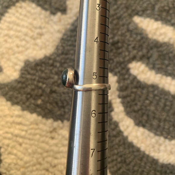 Handmade 925 Ring w/ Green Stone - Picture 4 of 5